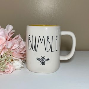 NWT Rae Dunn BUMBLE BEE Mug